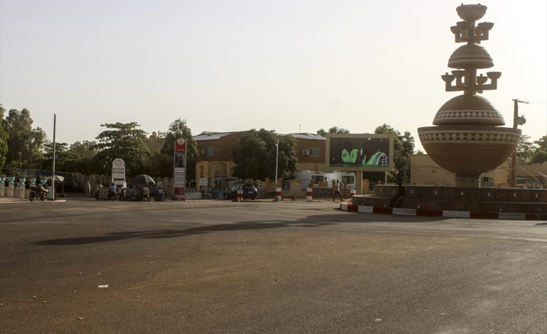 Calme sous tension à Niamey pour la rupture du jeûne, après les émeutes
