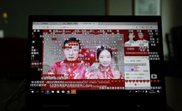 « Oui » aux temps du virus: les Chinois se marient en ligne