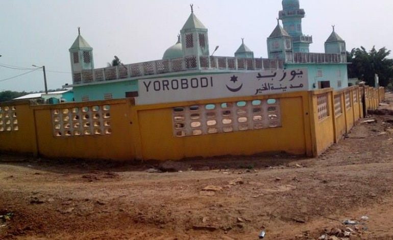 Un mort et une mosquée détruite lors d’affrontements entre musulmans à Yorobodi (Côte d’Ivoire)