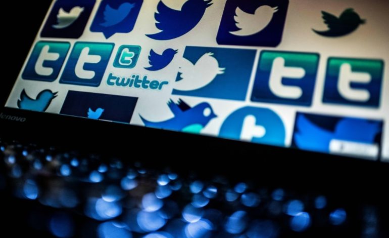 Donald Trump minimise le Covid-19, Facebook et Twitter prennent des mesures punitives