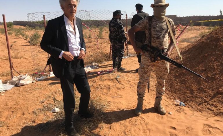 Bernard Henri-Lévy dans la provocation, se rend en Libye