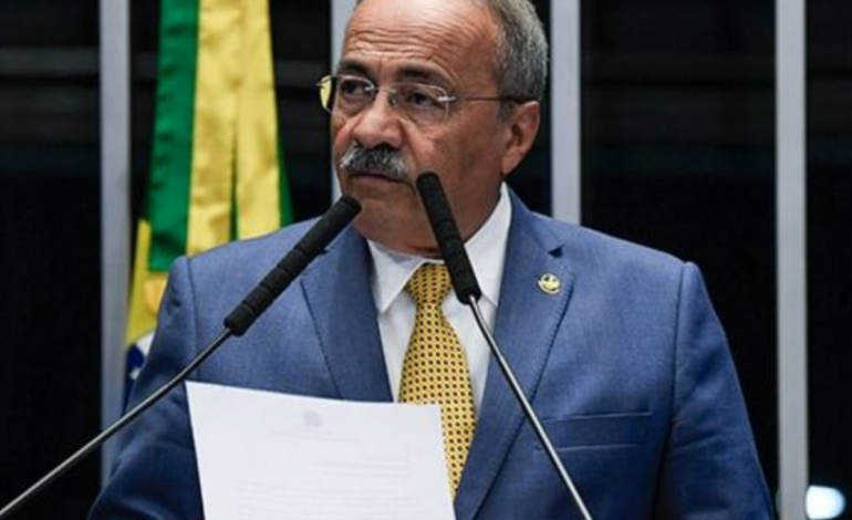 30.000 réais en espèces trouvé dans le caleçon de Chico Rodrigues, un sénateur brésilien