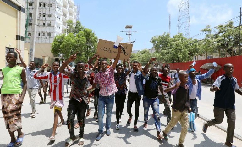 Plusieurs centaines de manifestants en Somalie pour protester contre les propos d’Emmanuel Macron sur les caricatures