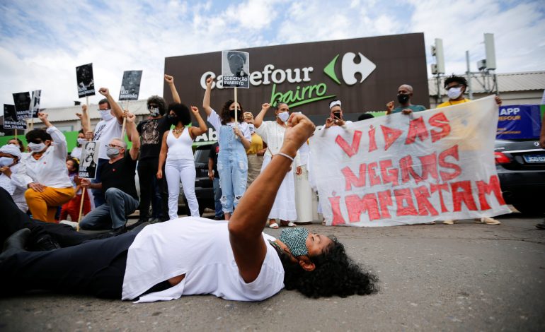 Indignation au Brésil, après la mort d’un homme noir tabassé par des vigiles blancs