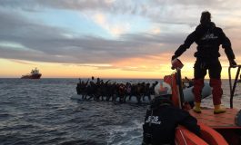 L'Ocean Viking a porté secours à 360 migrants venus d'Afrique en deux jours