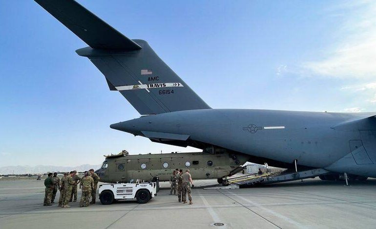 L’armée américaine a détruit des avions et des blindés avant de quitter Kaboul