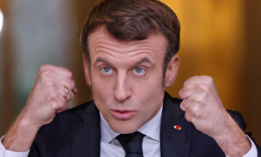 Rattrapée par ses déficits chroniques, la France voit sa note souveraine abaissée par S&P à AA-