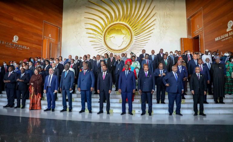 Ll’Union Africaine appelle les autorités maliennes à travailler à «une feuille de route» pour «achever le processus de transition»