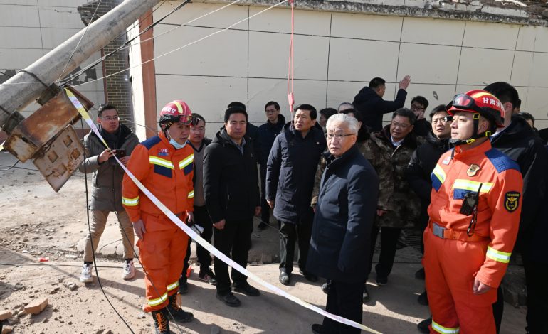 Un séisme fait au moins 127 morts dans la province de Gansu (Chine)