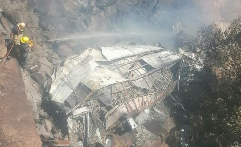 Au moins 45 morts dans la chute d’un bus du haut d’un pont en Afrique du Sud