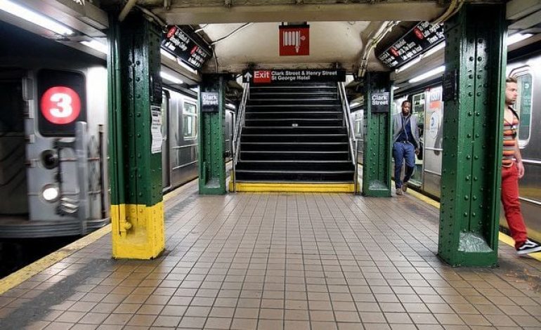 New York va déployer policiers et militaires dans le métro après une série d’incidents violents