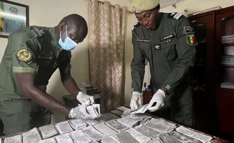 Encore 5 milliards de francs CFA de billets noirs saisis par la douane sénégalaise à Goudomp