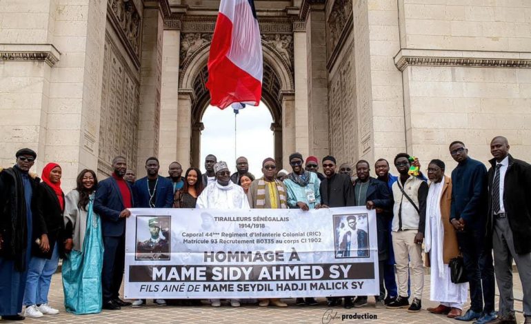 Un hommage aux soldats Sidy Ahmed Sy et Serigne Fallou Fall “morts pour la France” sous l’Arc de Triomphe