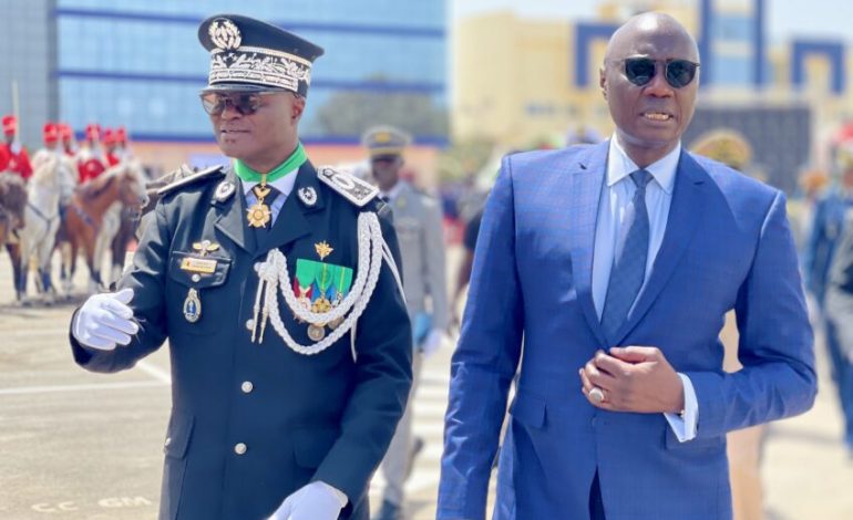 Le Général Birane Diop installe Martin Faye, le nouveau haut commandant de la gendarmerie, dans ses fonctions