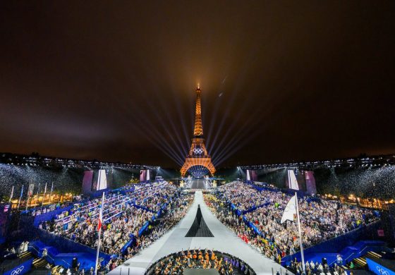 La parade des athlètes des JO de Paris 2024 sur la Seine s'est achevée sous la pluie