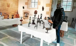 Serigne Ndiaye, expose ses œuvres à la vieille église d'Henvic du 28 juillet au 30 août